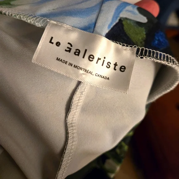 ✨️HOST PICK✨️ 🇨🇦 Made in Montreal NWOT Le Galeriste Floral StretchPencil Skirt - Picture 5 of 6